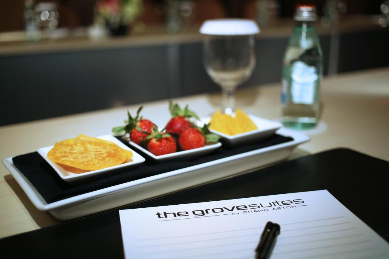The Grove Suites By Grand Aston Giacarta Esterno foto