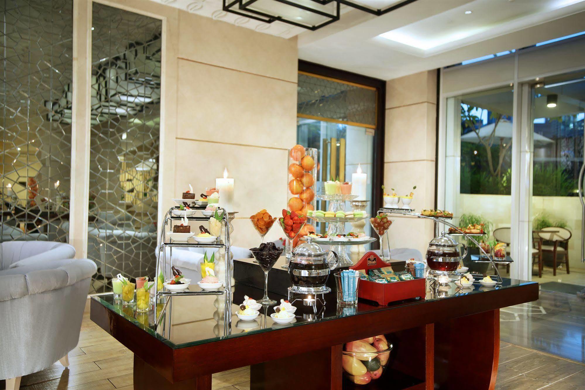 The Grove Suites By Grand Aston Giacarta Esterno foto