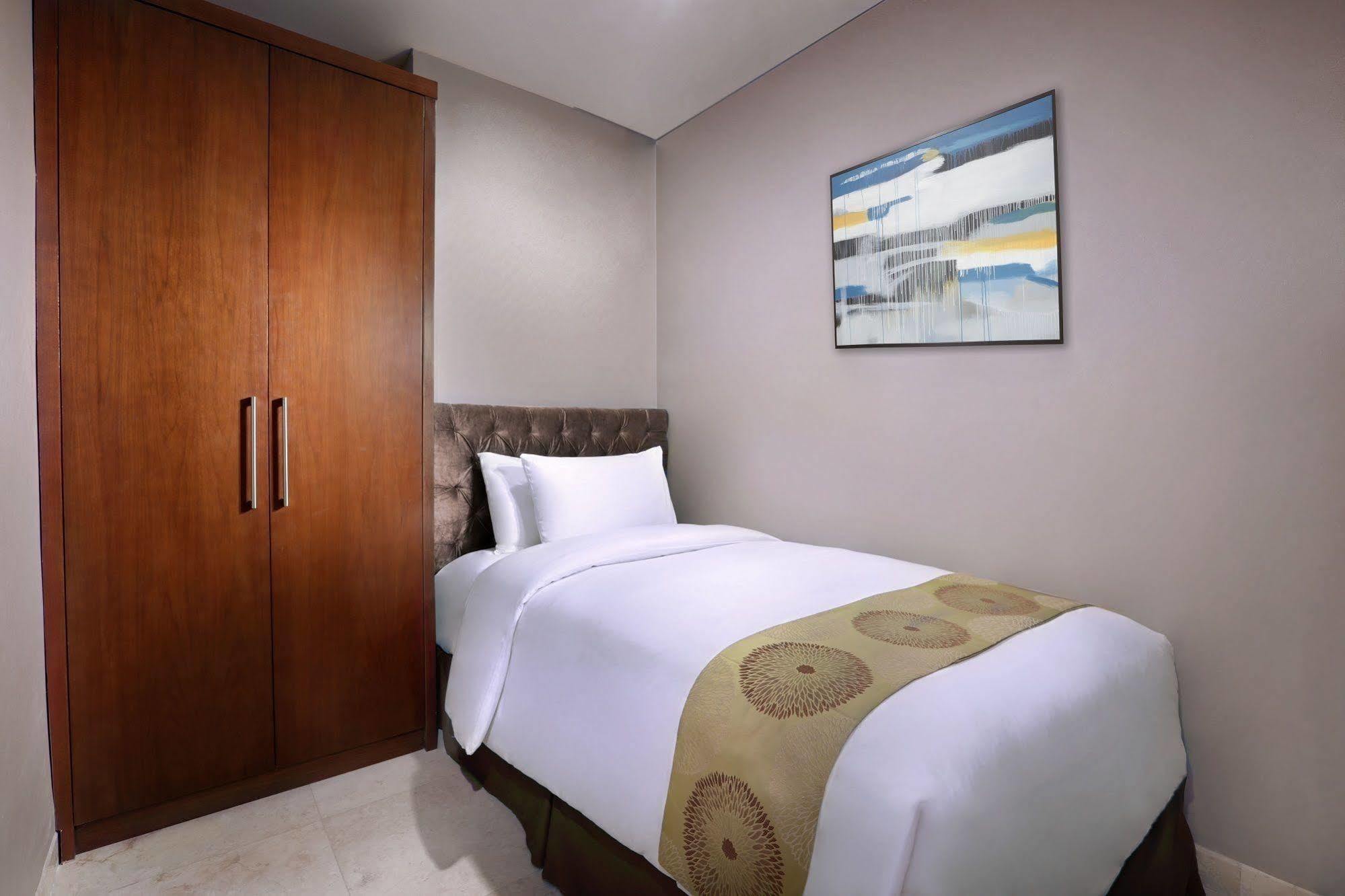 The Grove Suites By Grand Aston Giacarta Esterno foto