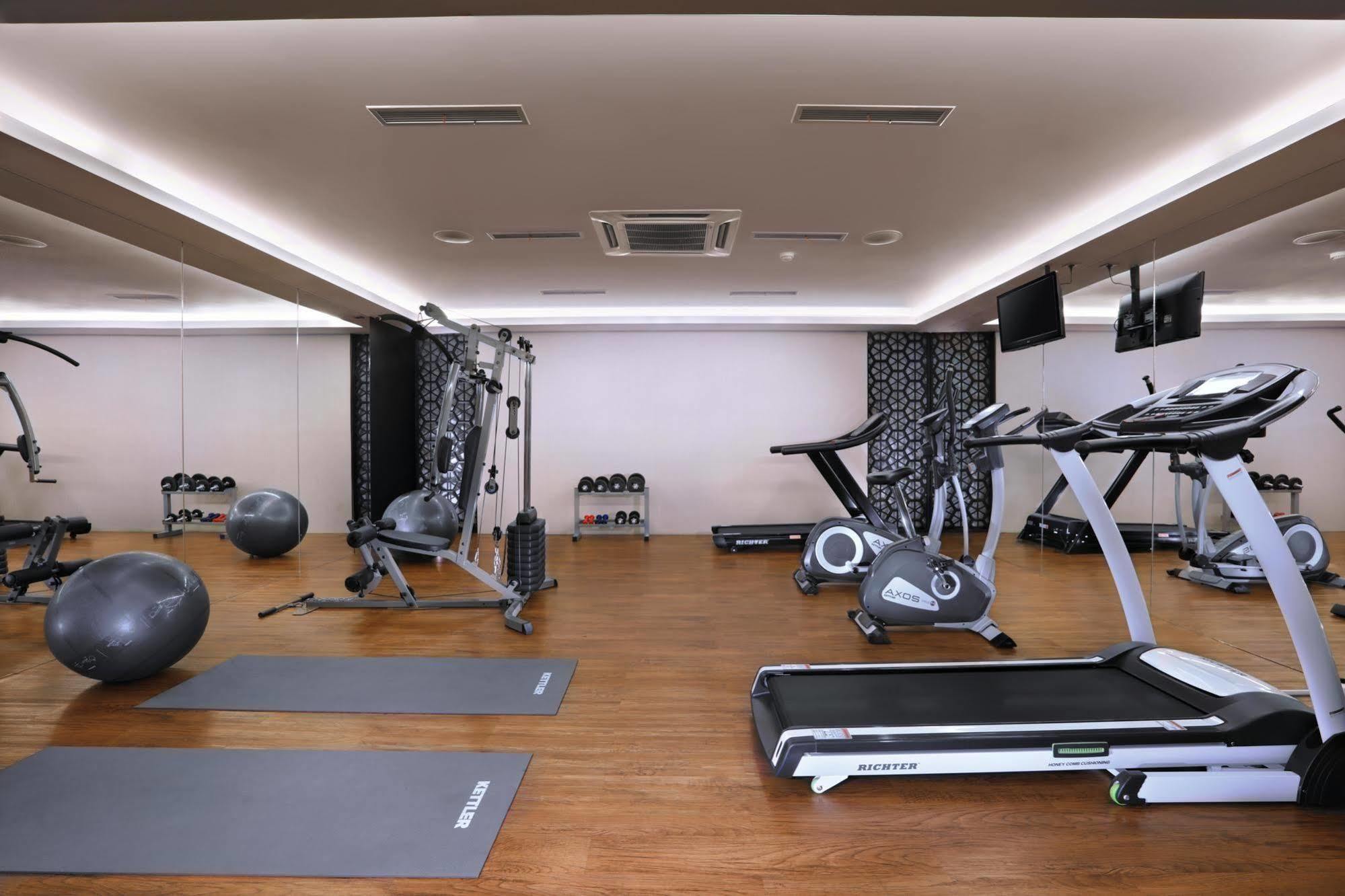 The Grove Suites By Grand Aston Giacarta Esterno foto